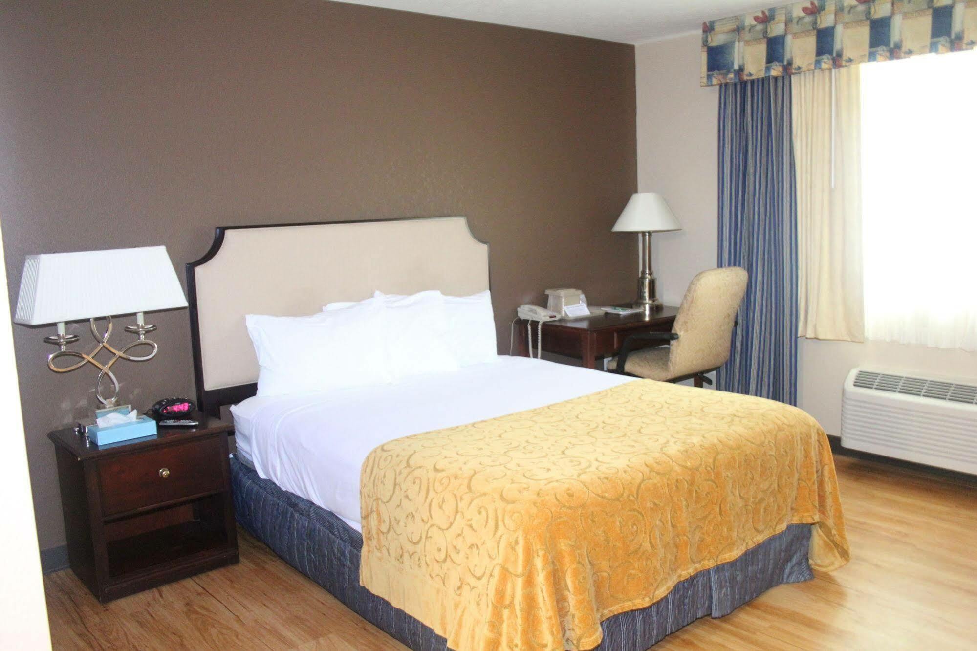 Green Acres Hotel Pittsfield Ngoại thất bức ảnh